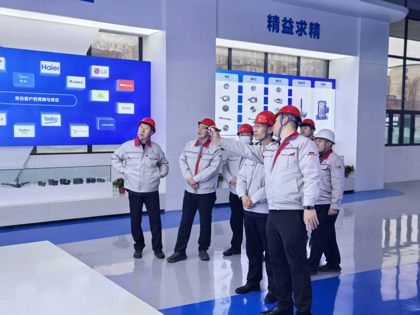 臨汾市委常委、洪洞縣委書記張晉偉深入華翔洪洞智能科技產(chǎn)業(yè)園調(diào)研